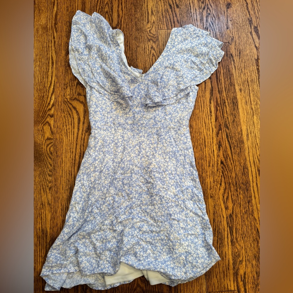 Light blue short sleeve dress with white flowers - Altr’d State